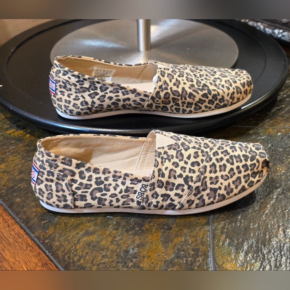 BOBS from Skechers - Women's Leopard Print Canvas Slip-Ons.  Sz 8.